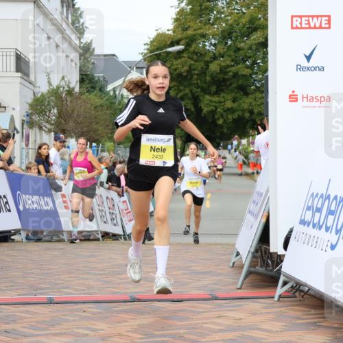 31.08.2025 - 21. Blankeneser Heldenlauf Strokosch-Dieckow http://msf.ph/oto/8701505 31.08.2025 10:33:12 Ziel 2304, 2433, 2388, 2430, 2658 meine-sportfotos.de