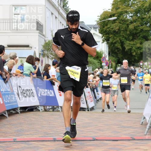 31.08.2025 - 21. Blankeneser Heldenlauf Strokosch-Dieckow http://msf.ph/oto/8701586 31.08.2025 10:28:11 Ziel 2348, 2067, 2140, 2133, 2261 meine-sportfotos.de