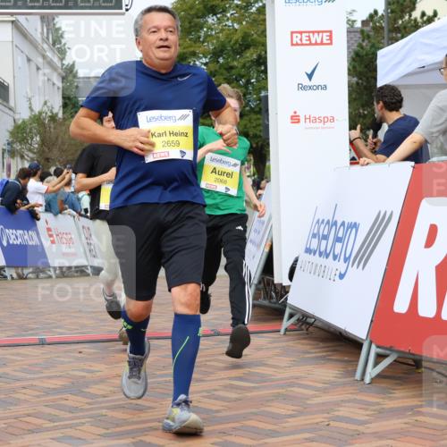 31.08.2025 - 21. Blankeneser Heldenlauf Strokosch-Dieckow http://msf.ph/oto/8701608 31.08.2025 10:28:02 Ziel 2112, 2068, 2067, 2741, 2343, 2659, 2261 meine-sportfotos.de
