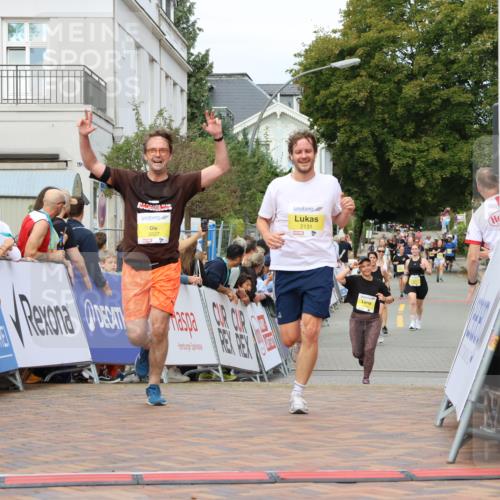 31.08.2025 - 21. Blankeneser Heldenlauf Strokosch-Dieckow http://msf.ph/oto/8701673 31.08.2025 10:32:17 Ziel 2418, 2131, 2182, 2627 meine-sportfotos.de