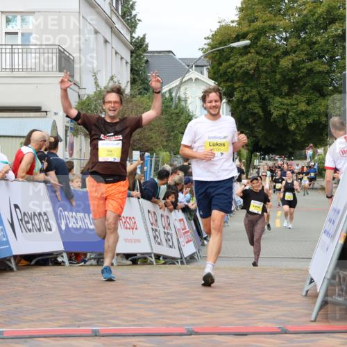 31.08.2025 - 21. Blankeneser Heldenlauf Strokosch-Dieckow http://msf.ph/oto/8701675 31.08.2025 10:32:17 Ziel 2418, 2131, 2182, 2627 meine-sportfotos.de