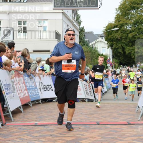 31.08.2025 - 21. Blankeneser Heldenlauf Strokosch-Dieckow http://msf.ph/oto/8701775 31.08.2025 10:27:05 Ziel 1101, 2468, 2393, 2205, 2521 meine-sportfotos.de