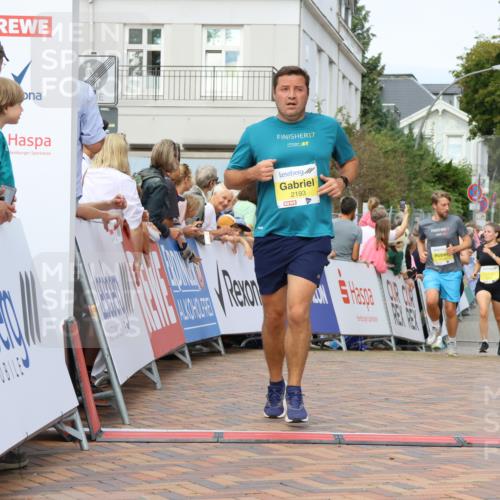 31.08.2025 - 21. Blankeneser Heldenlauf Strokosch-Dieckow http://msf.ph/oto/8701949 31.08.2025 10:26:00 Ziel 2342, 2193, 2070, 2241, 2243, 2119, 2118 meine-sportfotos.de
