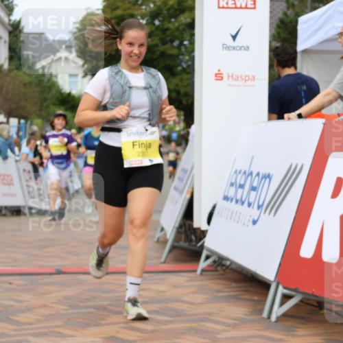 31.08.2025 - 21. Blankeneser Heldenlauf Strokosch-Dieckow http://msf.ph/oto/8701976 31.08.2025 10:31:15 Ziel 2437, 2324, 2147, 2121, 2307, 2399, 2103 meine-sportfotos.de