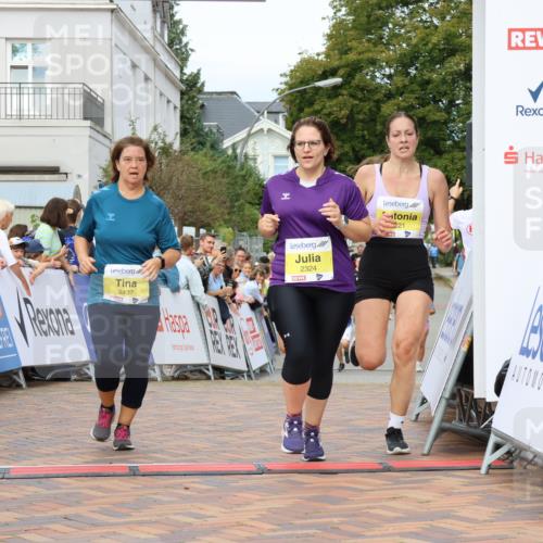 31.08.2025 - 21. Blankeneser Heldenlauf Strokosch-Dieckow http://msf.ph/oto/8702002 31.08.2025 10:31:11 Ziel 2437, 2324, 2147, 2121, 2307, 2018 meine-sportfotos.de