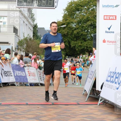31.08.2025 - 21. Blankeneser Heldenlauf Strokosch-Dieckow http://msf.ph/oto/8702048 31.08.2025 10:25:22 Ziel 2541, 2636, 2383, 2367, 2504 meine-sportfotos.de