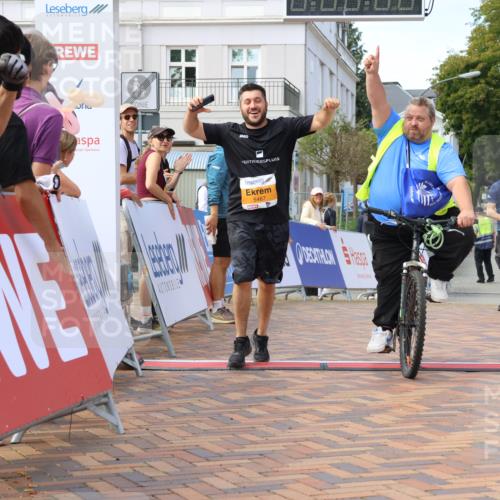 31.08.2025 - 21. Blankeneser Heldenlauf Strokosch-Dieckow http://msf.ph/oto/8702222 31.08.2025 13:41:35 Ziel 5467 meine-sportfotos.de