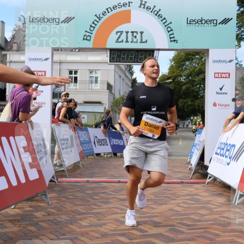 31.08.2025 - 21. Blankeneser Heldenlauf Strokosch-Dieckow http://msf.ph/oto/8702263 31.08.2025 13:40:44 Ziel 5765 meine-sportfotos.de