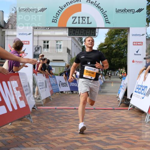 31.08.2025 - 21. Blankeneser Heldenlauf Strokosch-Dieckow http://msf.ph/oto/8702265 31.08.2025 13:40:43 Ziel 5765 meine-sportfotos.de