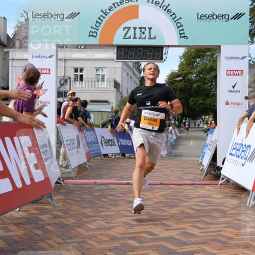 31.08.2025 - 21. Blankeneser Heldenlauf Strokosch-Dieckow http://msf.ph/oto/8702266 31.08.2025 13:40:43 Ziel 5765 meine-sportfotos.de