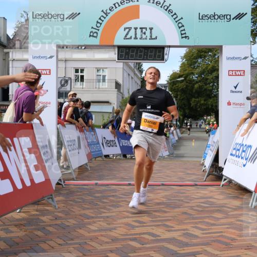 31.08.2025 - 21. Blankeneser Heldenlauf Strokosch-Dieckow http://msf.ph/oto/8702267 31.08.2025 13:40:43 Ziel 5765 meine-sportfotos.de