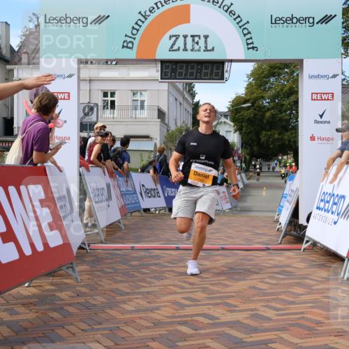 31.08.2025 - 21. Blankeneser Heldenlauf Strokosch-Dieckow http://msf.ph/oto/8702269 31.08.2025 13:40:43 Ziel 5765 meine-sportfotos.de