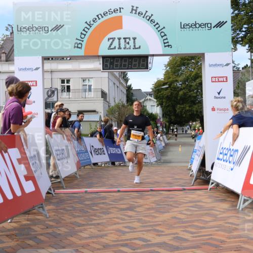 31.08.2025 - 21. Blankeneser Heldenlauf Strokosch-Dieckow http://msf.ph/oto/8702279 31.08.2025 13:40:42 Ziel 5765 meine-sportfotos.de