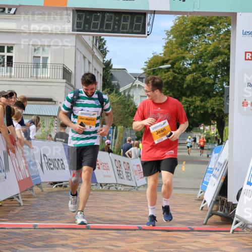31.08.2025 - 21. Blankeneser Heldenlauf Strokosch-Dieckow http://msf.ph/oto/8702548 31.08.2025 13:32:50 Ziel 5259, 5260 meine-sportfotos.de