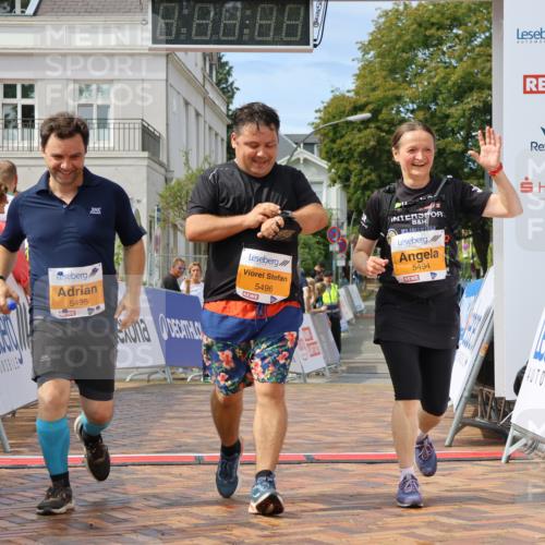 31.08.2025 - 21. Blankeneser Heldenlauf Strokosch-Dieckow http://msf.ph/oto/8702591 31.08.2025 13:29:22 Ziel 5495, 5496, 5494 meine-sportfotos.de