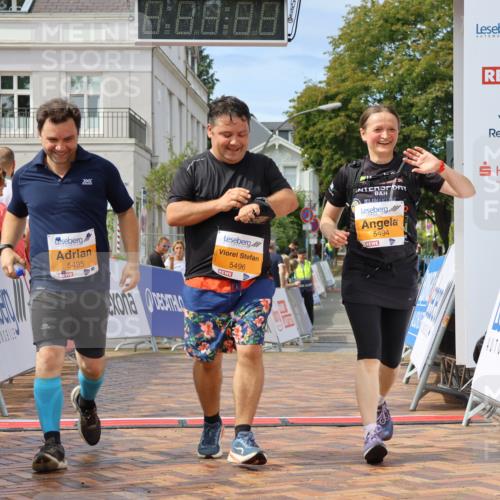31.08.2025 - 21. Blankeneser Heldenlauf Strokosch-Dieckow http://msf.ph/oto/8702592 31.08.2025 13:29:22 Ziel 5495, 5496, 5494 meine-sportfotos.de