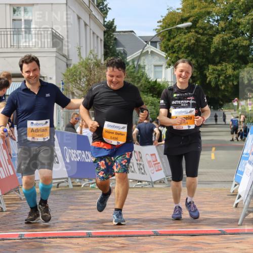 31.08.2025 - 21. Blankeneser Heldenlauf Strokosch-Dieckow http://msf.ph/oto/8702603 31.08.2025 13:29:21 Ziel 5495, 5496, 5494 meine-sportfotos.de
