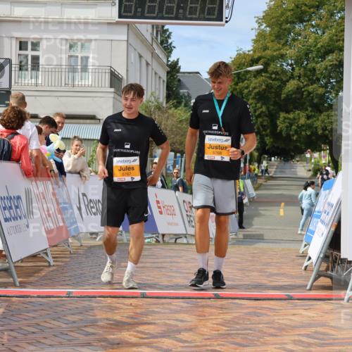31.08.2025 - 21. Blankeneser Heldenlauf Strokosch-Dieckow http://msf.ph/oto/8702610 31.08.2025 13:27:44 Ziel 5767 meine-sportfotos.de