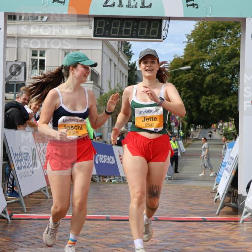 31.08.2025 - 21. Blankeneser Heldenlauf Strokosch-Dieckow http://msf.ph/oto/8702662 31.08.2025 13:25:19 Ziel 5642, 5505 meine-sportfotos.de