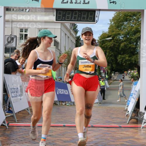 31.08.2025 - 21. Blankeneser Heldenlauf Strokosch-Dieckow http://msf.ph/oto/8702663 31.08.2025 13:25:19 Ziel 5642, 5505 meine-sportfotos.de