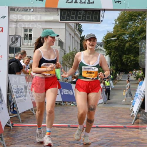 31.08.2025 - 21. Blankeneser Heldenlauf Strokosch-Dieckow http://msf.ph/oto/8702665 31.08.2025 13:25:18 Ziel 5642, 5505, 5241 meine-sportfotos.de