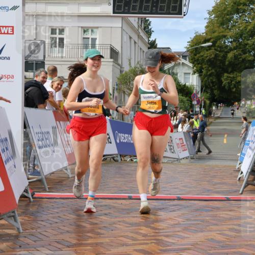 31.08.2025 - 21. Blankeneser Heldenlauf Strokosch-Dieckow http://msf.ph/oto/8702673 31.08.2025 13:25:18 Ziel 5642, 5505, 5241 meine-sportfotos.de