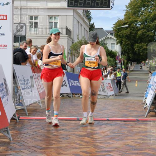 31.08.2025 - 21. Blankeneser Heldenlauf Strokosch-Dieckow http://msf.ph/oto/8702675 31.08.2025 13:25:18 Ziel 5642, 5505, 5241 meine-sportfotos.de