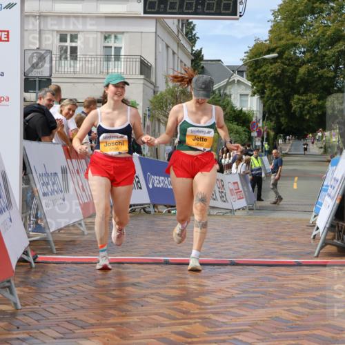31.08.2025 - 21. Blankeneser Heldenlauf Strokosch-Dieckow http://msf.ph/oto/8702678 31.08.2025 13:25:18 Ziel 5642, 5505, 5241 meine-sportfotos.de
