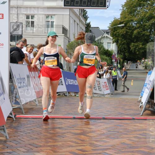 31.08.2025 - 21. Blankeneser Heldenlauf Strokosch-Dieckow http://msf.ph/oto/8702679 31.08.2025 13:25:17 Ziel 5642, 5505, 5241 meine-sportfotos.de