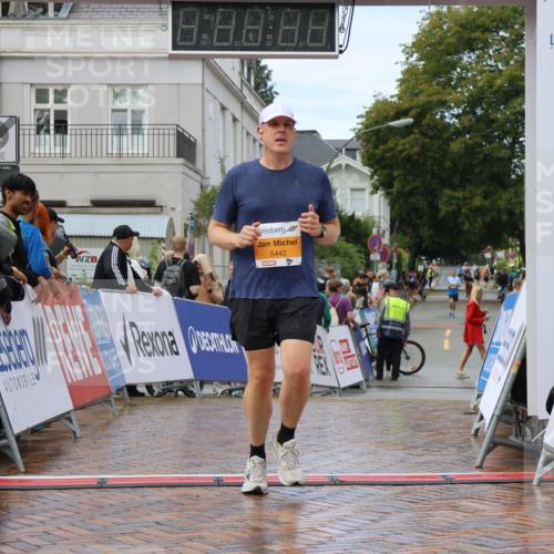 31.08.2025 - 21. Blankeneser Heldenlauf Strokosch-Dieckow http://msf.ph/oto/8702815 31.08.2025 13:18:06 Ziel 5442 meine-sportfotos.de