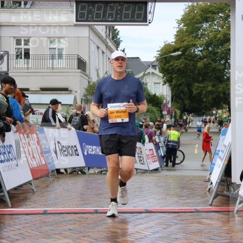 31.08.2025 - 21. Blankeneser Heldenlauf Strokosch-Dieckow http://msf.ph/oto/8702816 31.08.2025 13:18:06 Ziel 5442 meine-sportfotos.de