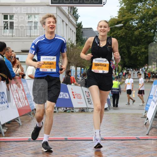 31.08.2025 - 21. Blankeneser Heldenlauf Strokosch-Dieckow http://msf.ph/oto/8702846 31.08.2025 13:17:10 Ziel 5213, 5212 meine-sportfotos.de
