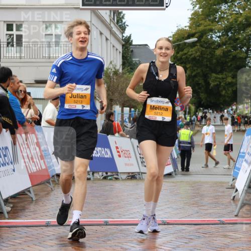 31.08.2025 - 21. Blankeneser Heldenlauf Strokosch-Dieckow http://msf.ph/oto/8702847 31.08.2025 13:17:10 Ziel 5213, 5212 meine-sportfotos.de