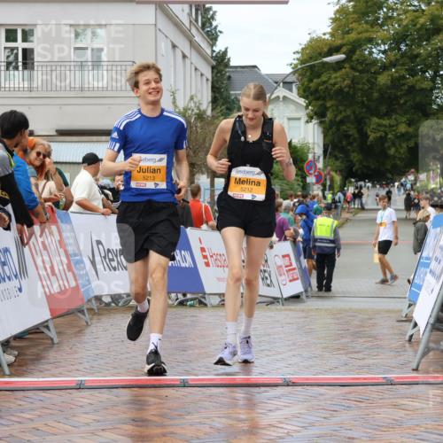 31.08.2025 - 21. Blankeneser Heldenlauf Strokosch-Dieckow http://msf.ph/oto/8702857 31.08.2025 13:17:09 Ziel 5213, 5212 meine-sportfotos.de