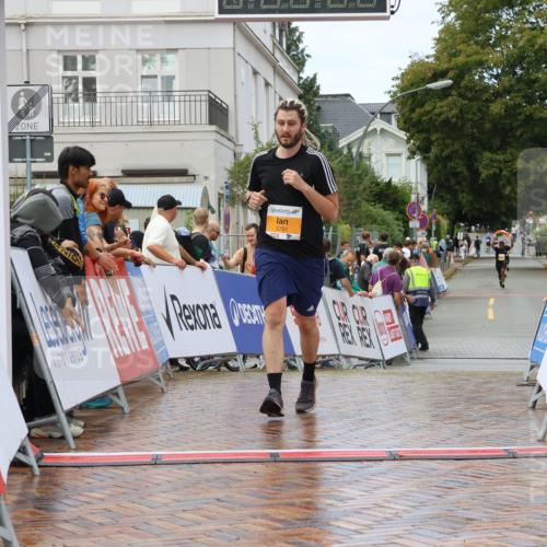 31.08.2025 - 21. Blankeneser Heldenlauf Strokosch-Dieckow http://msf.ph/oto/8702917 31.08.2025 13:16:18 Ziel 5751, 5021 meine-sportfotos.de