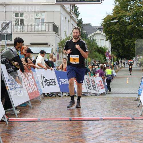 31.08.2025 - 21. Blankeneser Heldenlauf Strokosch-Dieckow http://msf.ph/oto/8702918 31.08.2025 13:16:18 Ziel 5751, 5021 meine-sportfotos.de