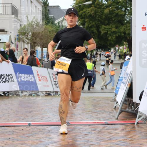 31.08.2025 - 21. Blankeneser Heldenlauf Strokosch-Dieckow http://msf.ph/oto/8702924 31.08.2025 13:16:16 Ziel 5751, 5021 meine-sportfotos.de