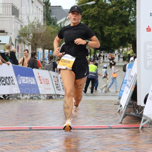 31.08.2025 - 21. Blankeneser Heldenlauf Strokosch-Dieckow http://msf.ph/oto/8702925 31.08.2025 13:16:16 Ziel 5751, 5021 meine-sportfotos.de