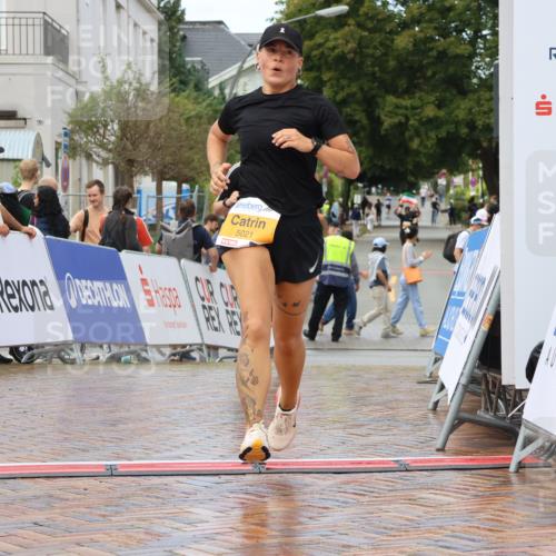 31.08.2025 - 21. Blankeneser Heldenlauf Strokosch-Dieckow http://msf.ph/oto/8702926 31.08.2025 13:16:16 Ziel 5751, 5021 meine-sportfotos.de