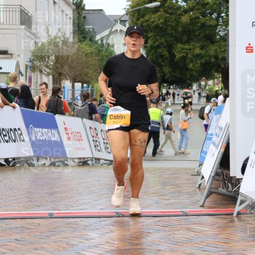 31.08.2025 - 21. Blankeneser Heldenlauf Strokosch-Dieckow http://msf.ph/oto/8702928 31.08.2025 13:16:16 Ziel 5751, 5021 meine-sportfotos.de