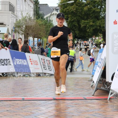 31.08.2025 - 21. Blankeneser Heldenlauf Strokosch-Dieckow http://msf.ph/oto/8702932 31.08.2025 13:16:16 Ziel 5751, 5021 meine-sportfotos.de