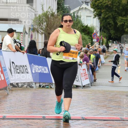 31.08.2025 - 21. Blankeneser Heldenlauf Strokosch-Dieckow http://msf.ph/oto/8702985 31.08.2025 13:15:17 Ziel 5602, 5711 meine-sportfotos.de