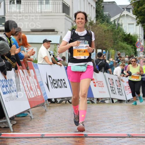 31.08.2025 - 21. Blankeneser Heldenlauf Strokosch-Dieckow http://msf.ph/oto/8702991 31.08.2025 13:15:12 Ziel 5711 meine-sportfotos.de