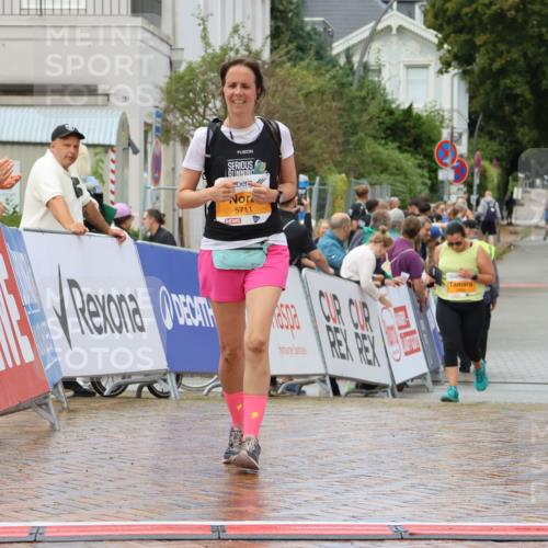 31.08.2025 - 21. Blankeneser Heldenlauf Strokosch-Dieckow http://msf.ph/oto/8703003 31.08.2025 13:15:11 Ziel 5711 meine-sportfotos.de