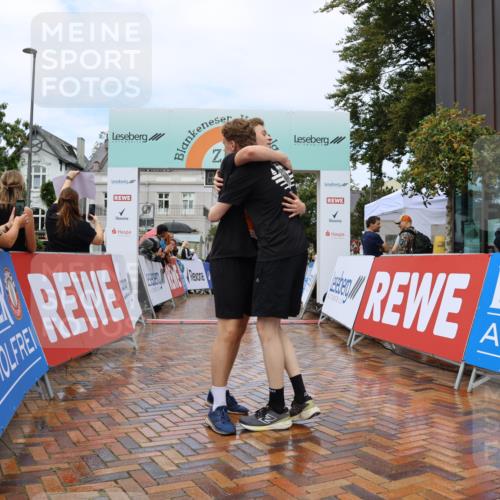 31.08.2025 - 21. Blankeneser Heldenlauf Strokosch-Dieckow http://msf.ph/oto/8703047 31.08.2025 13:13:03 Ziel 5192, 5673, 5672, 5824, 5825 meine-sportfotos.de