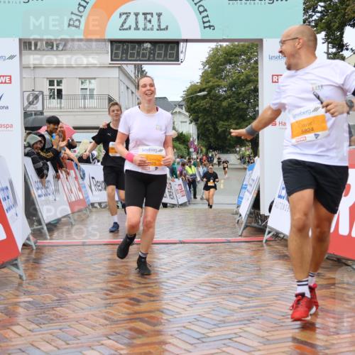 31.08.2025 - 21. Blankeneser Heldenlauf Strokosch-Dieckow http://msf.ph/oto/8703064 31.08.2025 13:12:59 Ziel 5673, 5672, 5824, 5825 meine-sportfotos.de