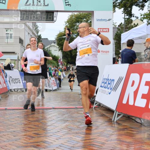 31.08.2025 - 21. Blankeneser Heldenlauf Strokosch-Dieckow http://msf.ph/oto/8703067 31.08.2025 13:12:58 Ziel 5673, 5672, 5824, 5825 meine-sportfotos.de