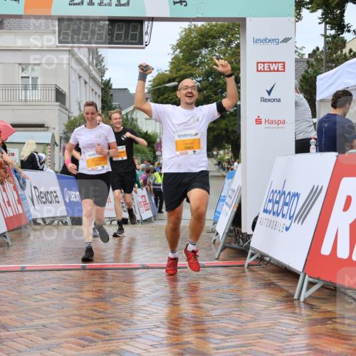 31.08.2025 - 21. Blankeneser Heldenlauf Strokosch-Dieckow http://msf.ph/oto/8703070 31.08.2025 13:12:58 Ziel 5673, 5672, 5824, 5825 meine-sportfotos.de