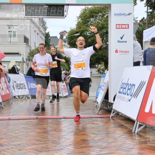 31.08.2025 - 21. Blankeneser Heldenlauf Strokosch-Dieckow http://msf.ph/oto/8703072 31.08.2025 13:12:58 Ziel 5673, 5672, 5824, 5825 meine-sportfotos.de