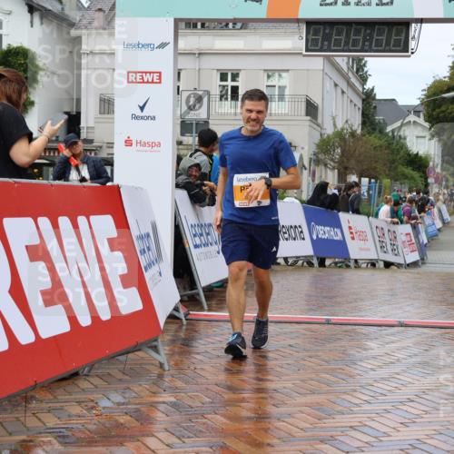 31.08.2025 - 21. Blankeneser Heldenlauf Strokosch-Dieckow http://msf.ph/oto/8703082 31.08.2025 13:12:24 Ziel 5223, 5221 meine-sportfotos.de